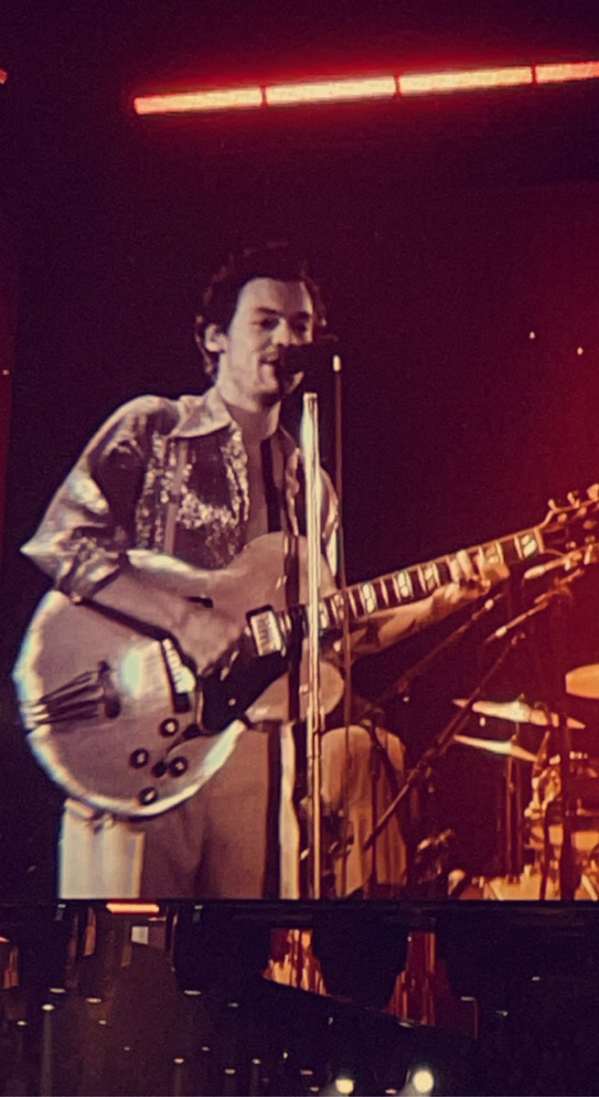 Harry Is So Golden! <a href="/Harry_Styles/">Harry Styles.</a> #HarryStylesLoveOnTour  #Tampa