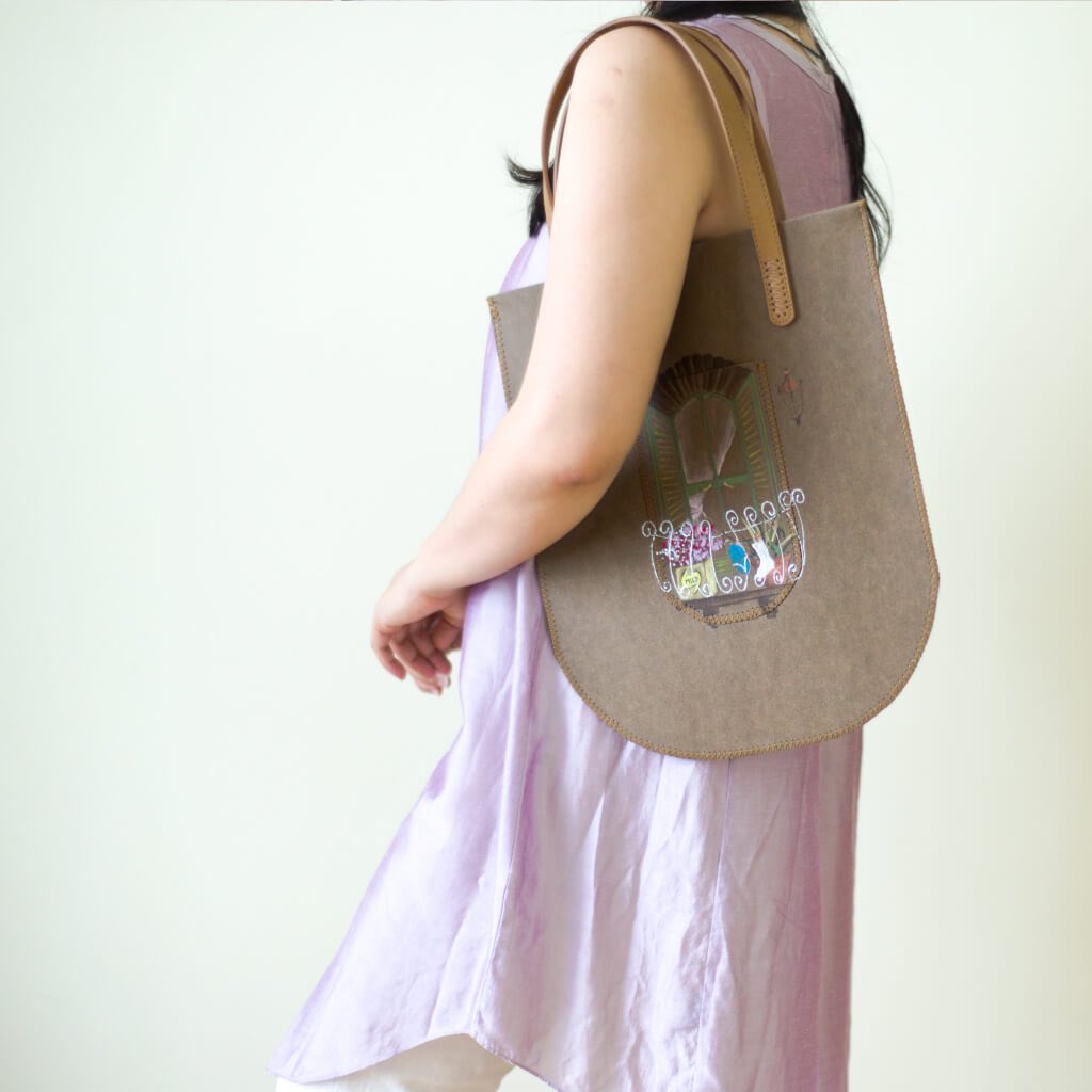 eLseArts's tweet photo. Flat slim but high capacity…

#handcrafted #krafttex #paper #bag 

#wearableart #sustainablefashion #environment https://t.co/bhW8nWtX46