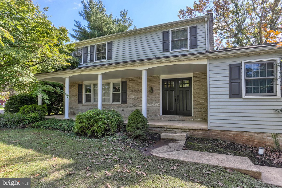 tracyliveinyork's tweet photo. New Listing! $389,900.00, 5BR, 4BA, 2555 LORI DR, YORK, PA 17404, Full Details https://t.co/LTnsteKAeK https://t.co/iEmj4WPvJh