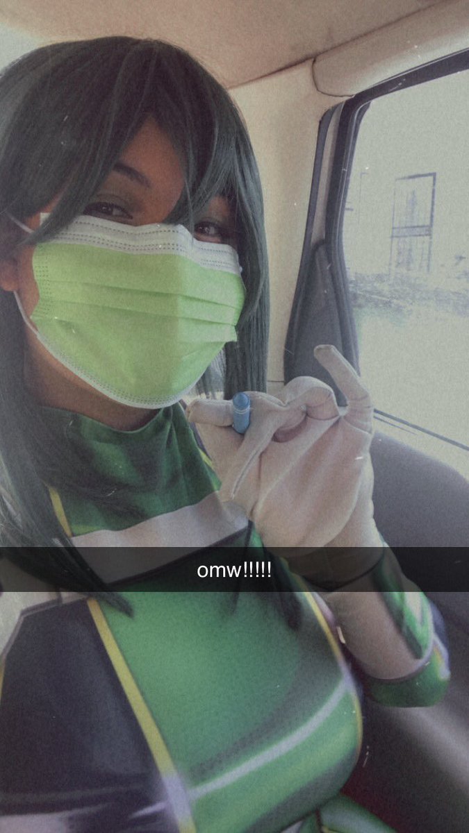 MinorKeyCosplay's tweet photo. I was feeling really cute and froggy at @MyHeroCon Saturday! 🥺 I really missed this (ALSO I FREAKING MET @rialisms OH MY GOSH literally such a sweetie ??????)

#froppycosplay #tsuyuasui #tsuyucosplay https://t.co/vG4nfKZEGf