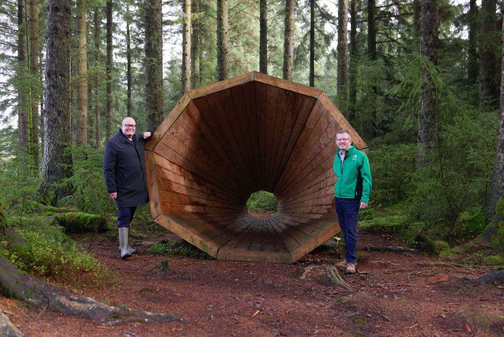 Bringing contemporary art to our nation’s forests 🤝🌲 

We're teaming up with <a href="/ForestryEngland/">Forestry England</a> to make sure we keep working together so that new and ambitious contemporary art blossoms among our nation’s forests 🙌 

Find out more 👉 buff.ly/3uQTiR4