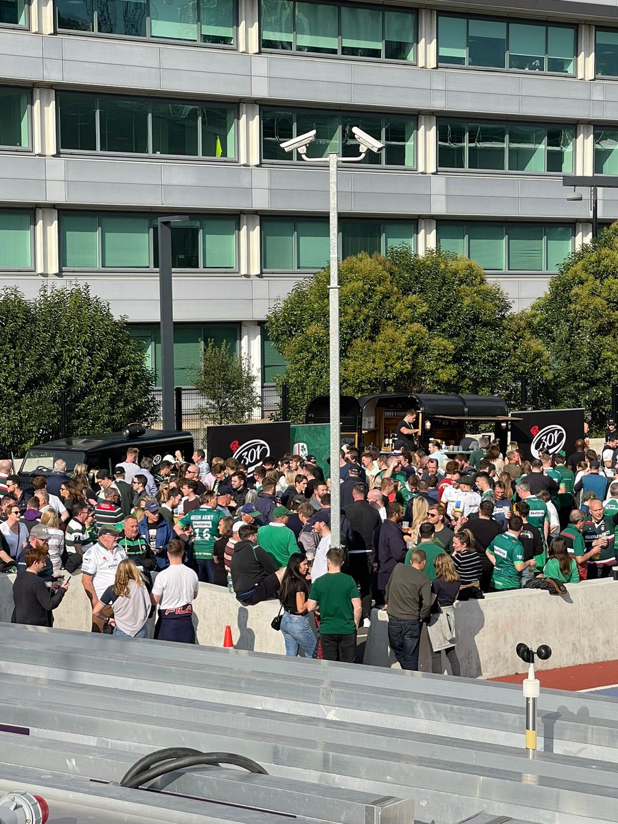 topsy_ojo's tweet photo. What a day.

Thank you so much to everyone who came down to the opening of The 301 Bar. @ConorGilsenan I were blown away by it all, was an awesome first day.

We’ve always known it from our time playing at @londonirish but our supporters truly are something special. https://t.co/M0NeoUmF5m