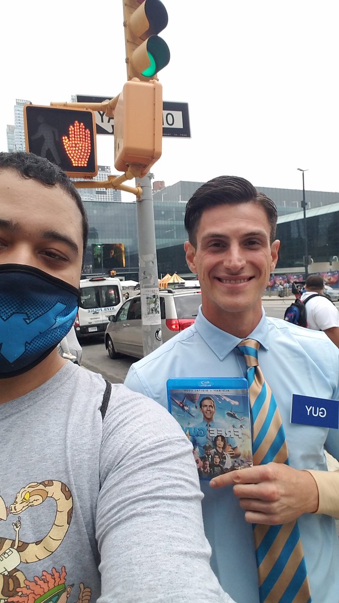 LondonMovieFan's tweet photo. #FoundGuy 
@FreeGuyMovie
 Don’t have a good day have a great day! https://t.co/ProkG6hEDm
