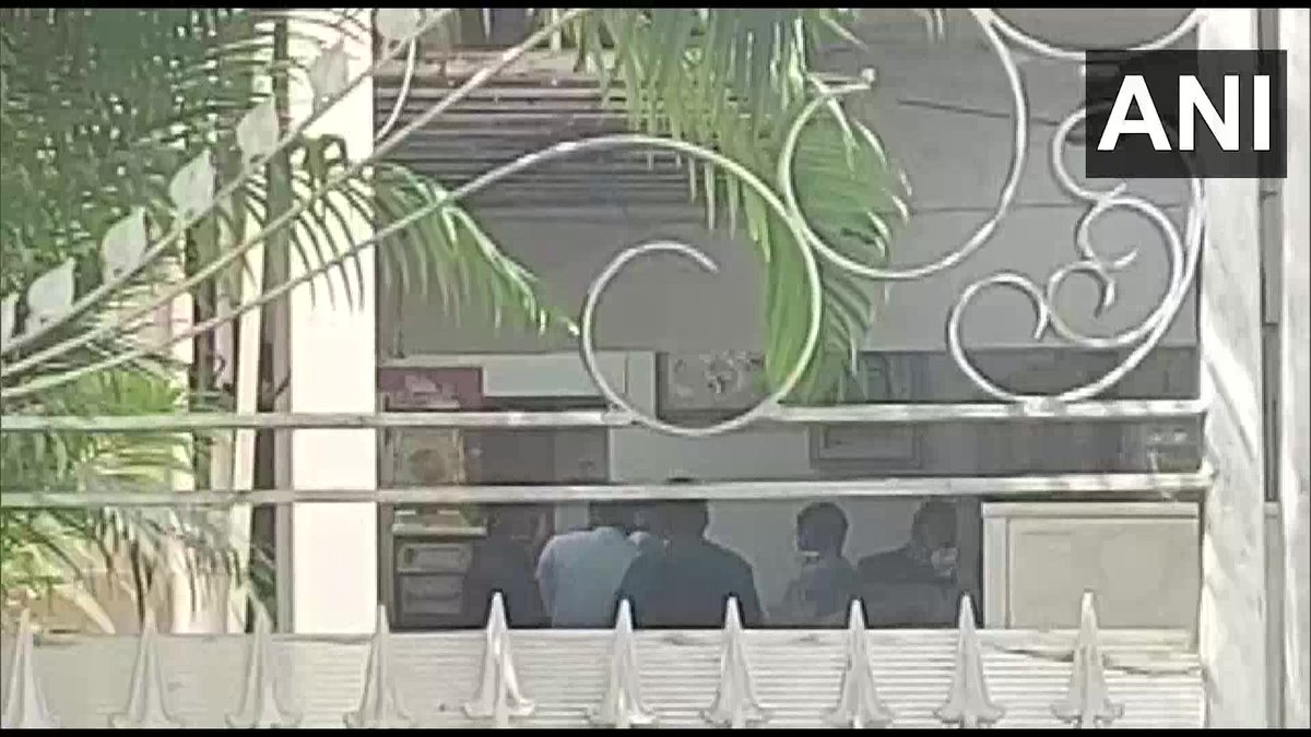 Maharashtra: CBI team conducts raid at the residence of former state Home Minister Anil Deshmukh in Nagpur