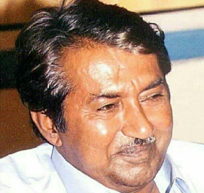 AnsaQurban's tweet photo. هيڏي ساري ڪائنات ۾ تون ئي آهين جنهن جي آسري,
 آئون اڳتي وڌي سگهان ٿو, ڇو ته
 تون سنڌ جو ٻيو روپ آهين.!
آريسر..!
سنڌ جي دادلي ۽ اربيلي ليکڪ قومپرست سائين عبد الواحد آريسر جو سڄي سنڌ کي جنم ڏينهن جون واڌايون❤
#HBDAbdulWahidArisar https://t.co/voqcQdp13N