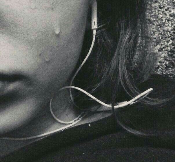 shareefkhanhyd's tweet photo. Kaash...tum samaj sako,🥲💔
Chup rehne vaalo ko bhi dard hota hai..!!!😔
#shareefkhanhyd https://t.co/KzNWpRsbA1