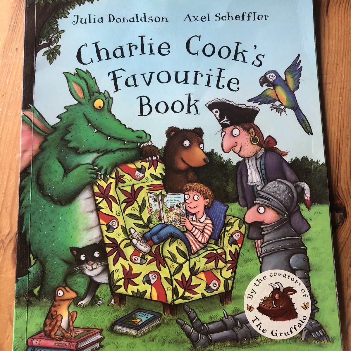 OpyMrs's tweet photo. Linking a story to a new phoneme can really help remind children that the phonemes they are learning are leading the way to learning to read. We are writing with ch ch ch chalk #phonics #literacy #CharlieCooks #JuliaDonaldson #RWI https://t.co/wvNHDJE0NB