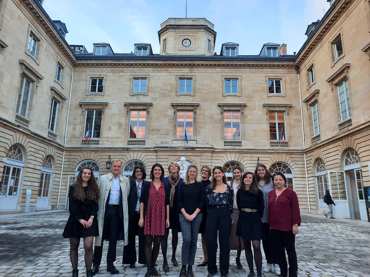 ADMICAL's tweet photo. C’est parti pour la 6ème édition du #MecenesForum !! Pendant 2 jours,, #mécènes, #associations, professeurs et jeunes entrepreneurs viendront partager leurs expériences et leur vision de l’ #engagement afin de dessiner les contours du #mécénat de demain. @Admical @cdc1530 https://t.co/fJE7jVCt4r