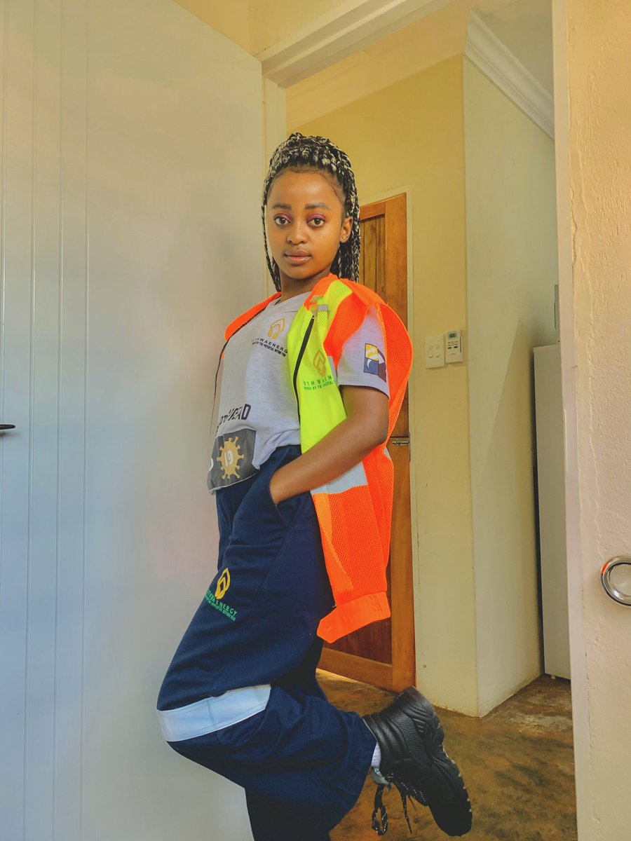 Phuti_Mathatho👷‍♀️ tweet media