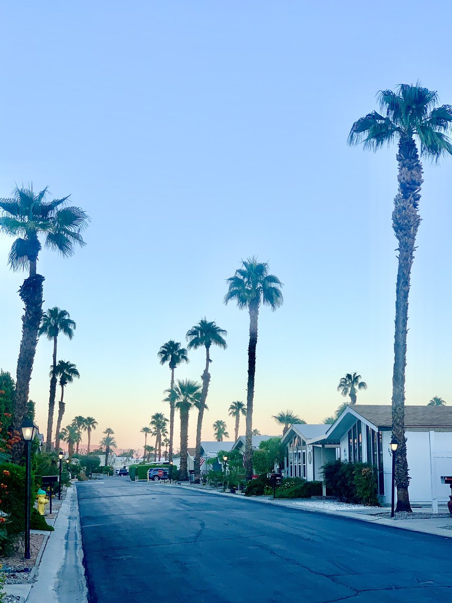 PaulaPhoto007's tweet photo. Ok I’m going backyards…, evening in Cat City @ The Canyon. 
And yes, I can hear FPD/UCPD Dispatch here, loud and clear!! But can’t get the local police on scanner!! #mobilehomelife #4dayvacay #VisitingMom  #desertlife #chill #goodvibes #girlboss https://t.co/X9kS8Wjnrx