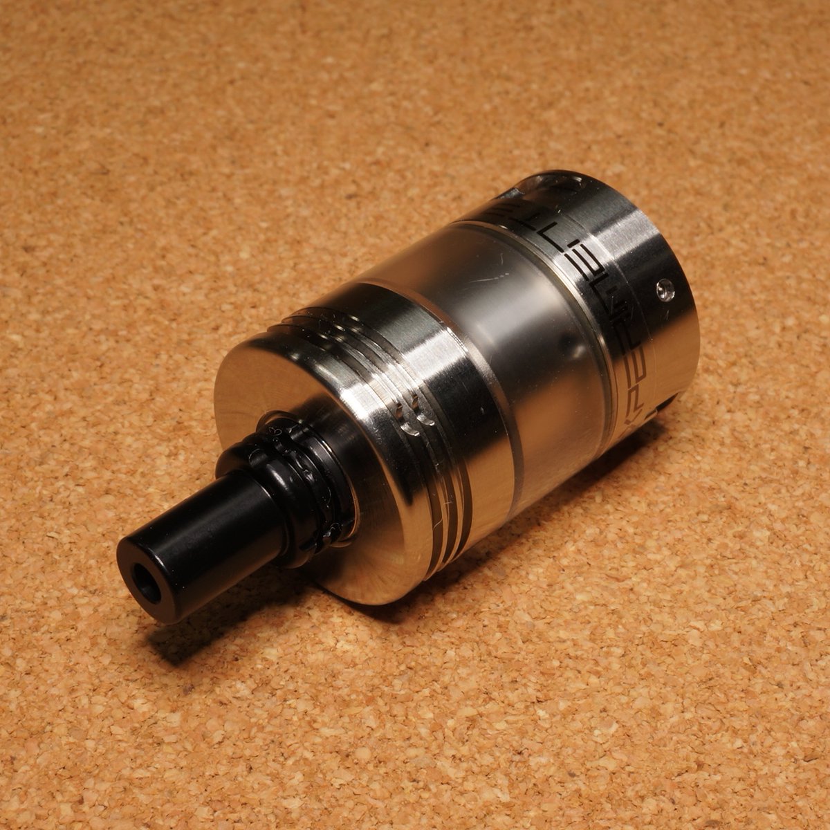 VAlphaline's tweet photo. ELITE Mod|Experiment 3 RTA 入荷。国内では入手困難の大人気 RTA!コンデションはドリチに目立たない傷みがあるものの、それ以外は使用感程度で良好な状態ですので、是非お見逃し無く!😋😘😜 DM大歓迎 #EliteMod #Experiment3 #RTA #RDL #MTL #HighEnd #Vape #vape好きな人と繋がりたい #vape放出 https://t.co/51DQxoy7dK