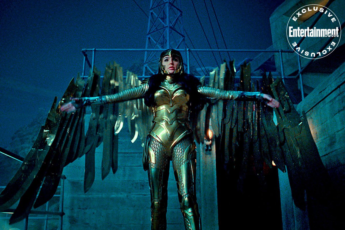 WAIT WHAT IF SIYEON WILL BE WONDER WOMAN WITH HER 1984 GOLDEN ARMOR?? THERE'S WINGS https://t.co/KdxEQwIKz7 https://t.co/IrLeiwejan