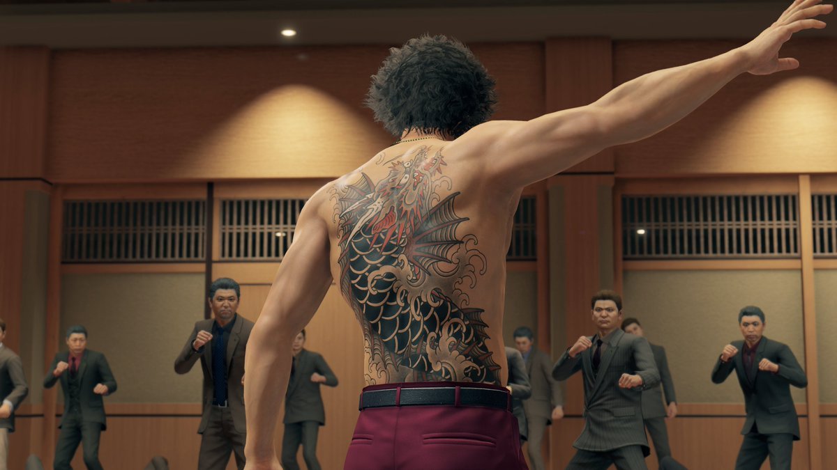 zombiezomz's tweet photo. You know shit's about to get serious when a Yakuza character throws away their shirt https://t.co/rM9fPAwuT5