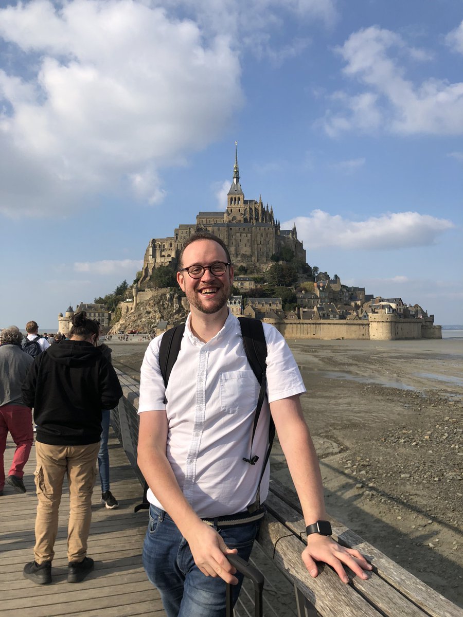 tomrobsontenor's tweet photo. A fab couple of concerts in #Granville and #LeMontSaintMichel this weekend with @TenebraeChoir in the @Via_Aeterna fest. Stunning venues and music #VictoriaRequiem. AND bumped into an old friend singing with @CalmusEnsemble #smallworld #ilovemyjob #music #choralmusic #weareviable https://t.co/VXxAoTSR0I
