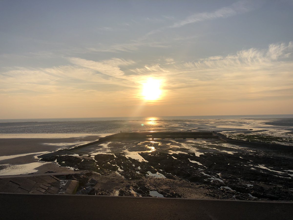 tomrobsontenor's tweet photo. A fab couple of concerts in #Granville and #LeMontSaintMichel this weekend with @TenebraeChoir in the @Via_Aeterna fest. Stunning venues and music #VictoriaRequiem. AND bumped into an old friend singing with @CalmusEnsemble #smallworld #ilovemyjob #music #choralmusic #weareviable https://t.co/VXxAoTSR0I