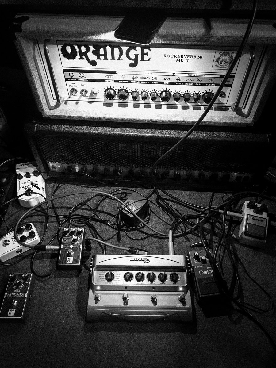 #backstage We made some experiments in @EverestMedia_by while doing #reamping of #guitars for our #upcomingalbum #Vobrazy also used awesome @shift_line #reverb 

#adliga #belarus #minsk #belarusianband #musicians #music #blackandwhite #orangerockerverb #peavey5150 #line6 #peavey