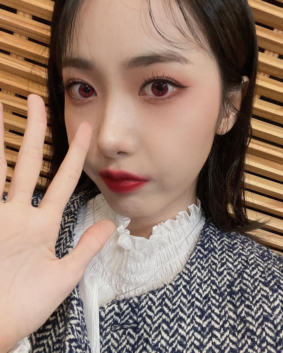 유나 인사이드 tweet media