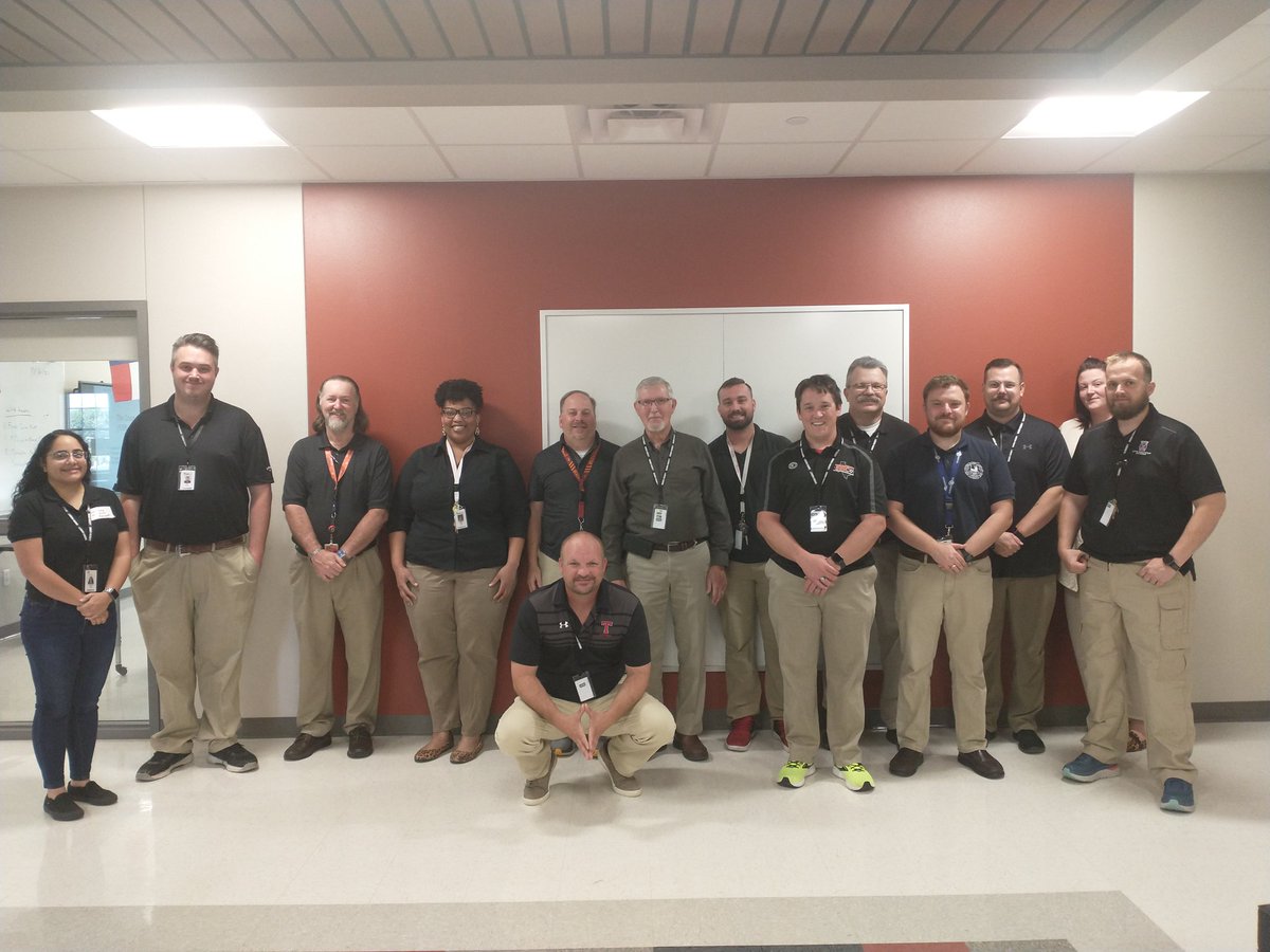 For "Senior Citizen's Day" we made it "Dress like Mr. Norris Day" <a href="/TylerISD_Ath/">Tyler ISD Athletics</a> <a href="/TylerISD/">Tyler ISD 🏛</a> <a href="/TLRedRaiders/">Tyler Legacy High School</a> @BDePalermo <a href="/KedrickGraves/">Kedrick Graves</a>