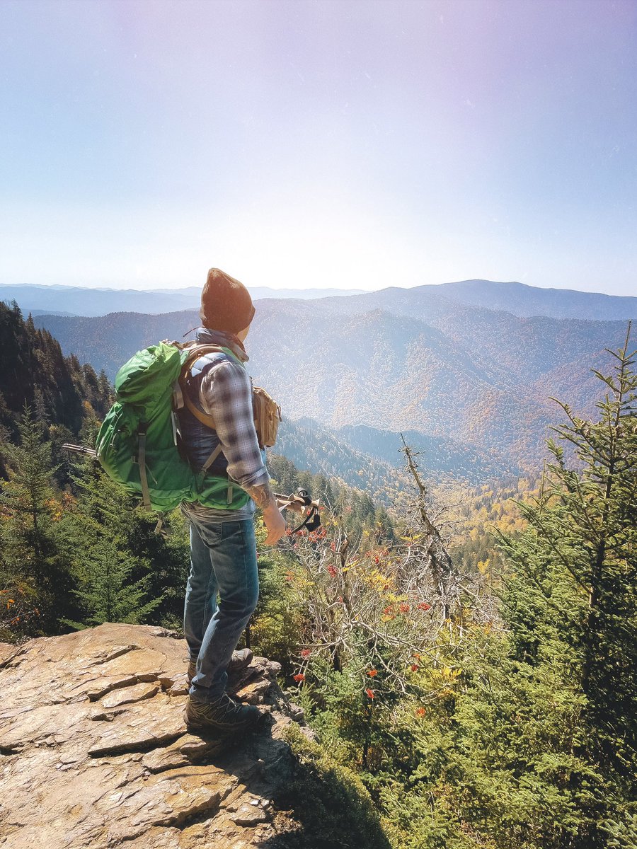 thehiddenmike's tweet photo. Trip number 16 up to #MtLeConte yesterday. Gorgeous weather - good friends - and a sore Monday to boot. My favorite trail was completely overrun by tons of extremely loud, obnoxious, Fall leaves seekers. Time to move on to a different go-to destination, I do believe. https://t.co/mtJgoYCqrm