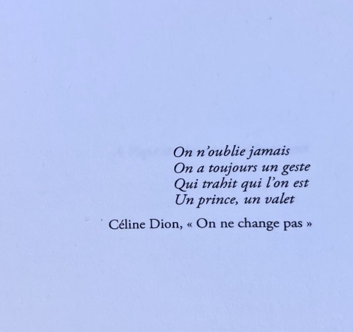 « Et tes parents, ils font quoi? »: à lire, le livre d’ <a href="/adrienaselli/">Adrien Naselli</a> . Le récit de contes de fées de la #meritocratie , où il dépeint les portraits de ces héros de l’ombre qui ont élevé ces Princes et Princesses de la #Republique . L’espoir vivant du #FrenchDream