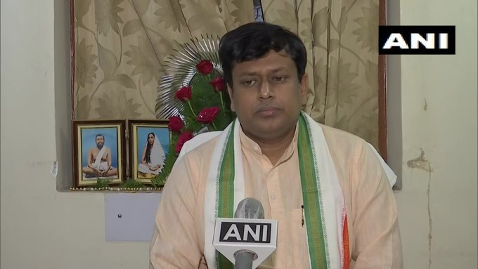ANI's tweet photo. West Bengal BJP chief Sukanta Majumdar has called a strike in Uttar Dinajpur on October 19 from 6 am to 2pm to protest against the "murder" of Bharatiya Janata Yuva Morcha (BJYM) District Vice President Mithun Ghosh.
(File pic) https://t.co/moJJimzWM0
