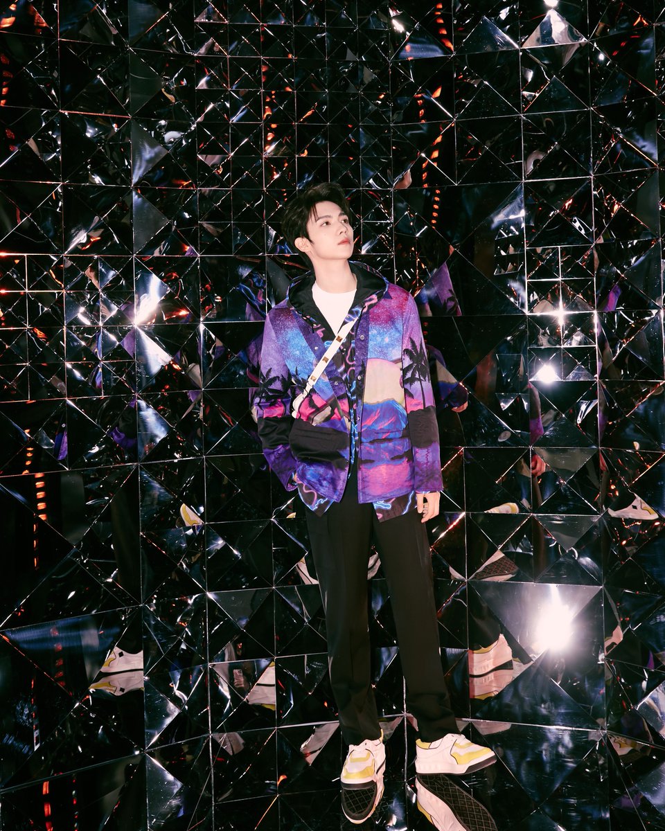 MaisonValentino's tweet photo. Brand Ambassador #LayZhang, #HeChaolian, #LuoYizhou, #NingZetao were all seen in front of installations celebrating #ValentinoBeauty, the #Rockstud and the #VLogoSignature at #ValentinoResignify Part Two Beijing. https://t.co/JHBGTilBOl