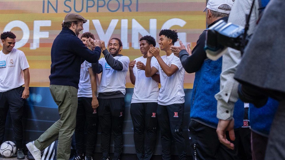 AbbottNews's tweet photo. .@jasonsudeikis is with us to help coach and raise awareness about improving children’s education, health and nutrition across all geographies, cultures and backgrounds. Because every child deserves to thrive in today’s world. https://t.co/DXw4BhOC1x
