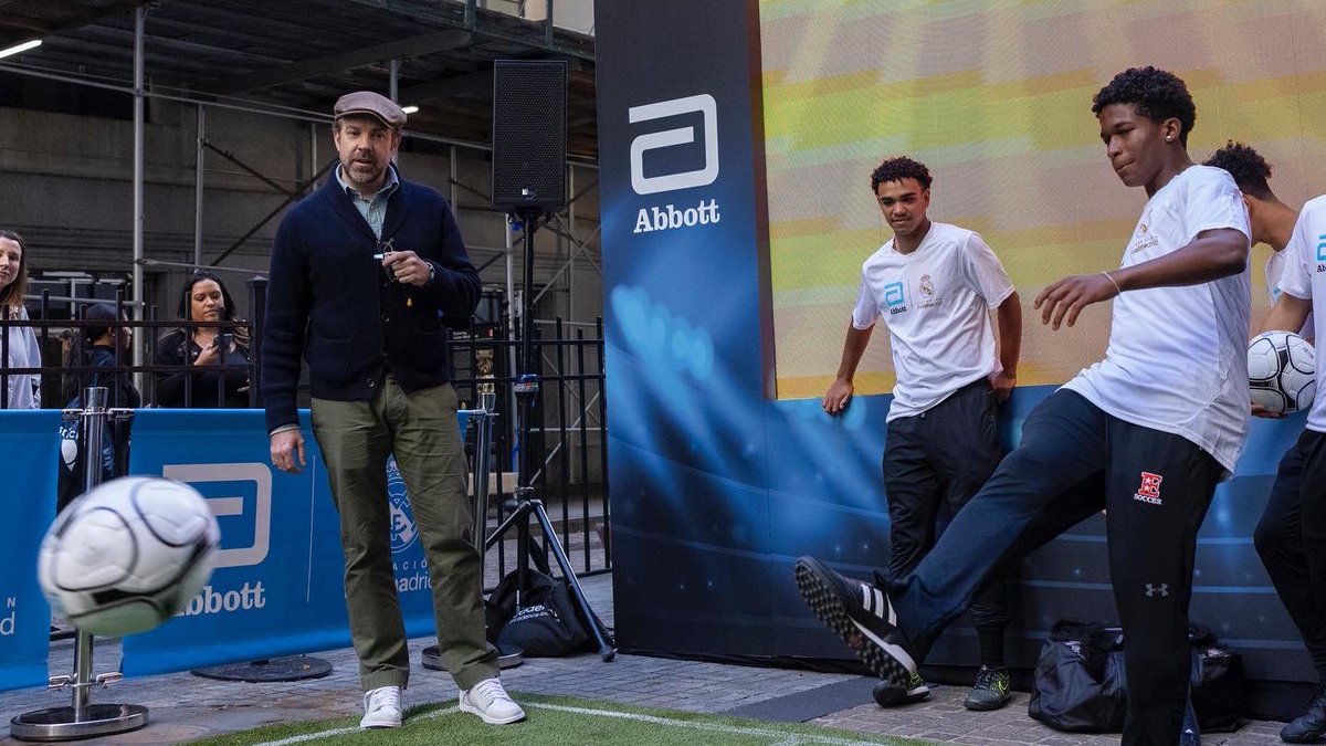 AbbottNews's tweet photo. .@jasonsudeikis is with us to help coach and raise awareness about improving children’s education, health and nutrition across all geographies, cultures and backgrounds. Because every child deserves to thrive in today’s world. https://t.co/DXw4BhOC1x