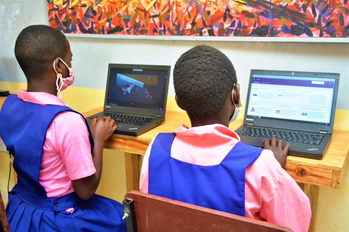 movingwindmills's tweet photo. Students are really excited to have computers at the Wimbe hub!
#movingwindmills #wimbe #malawi #wimbehub #theboywhoharnessedthewind https://t.co/PrYPTqm5qL