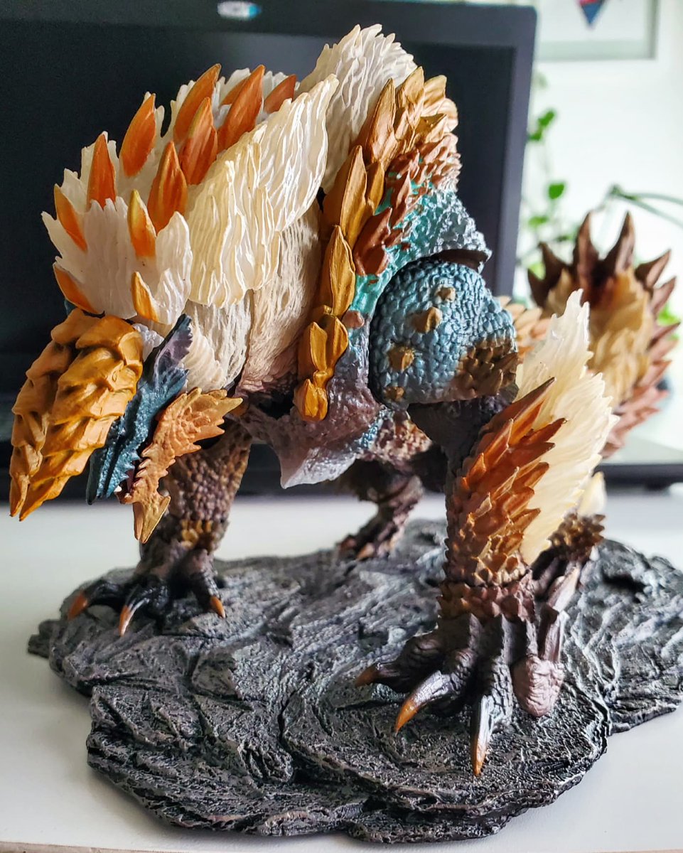 Eriklyart's tweet image. This S.H Zinogre figure is so good ⚡ #MonsterHunterRise