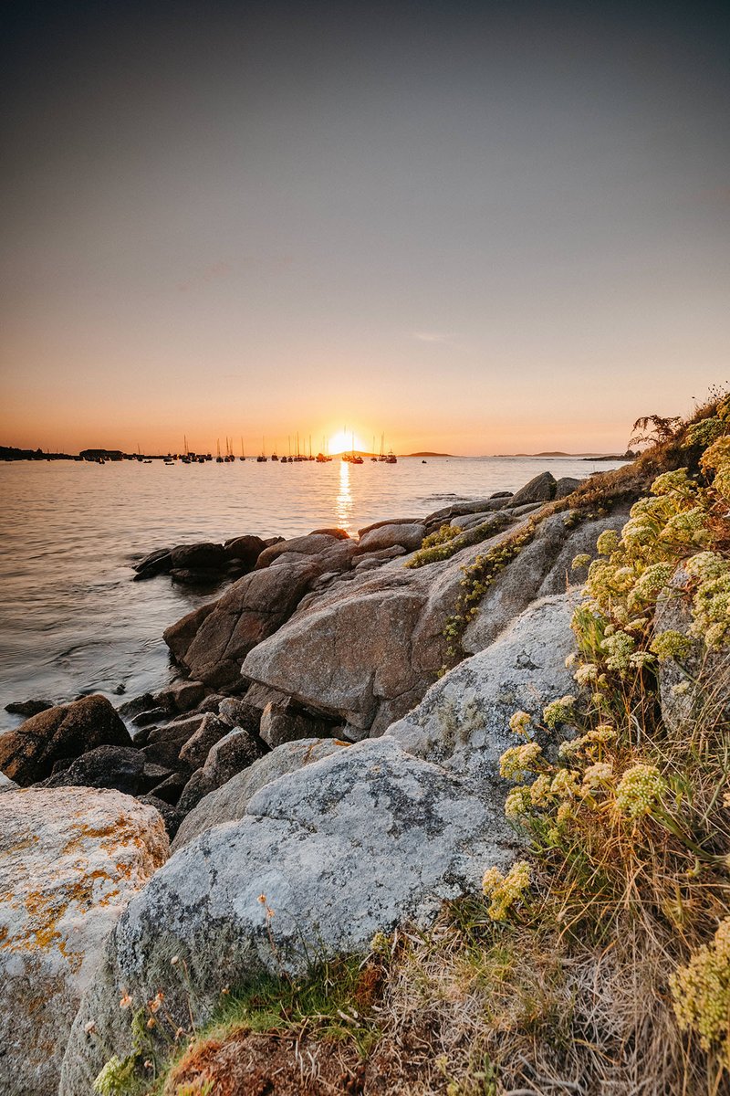 IOSTravel's tweet image. Scilly has blessed us with some beautiful warm days this autumn, but with the sunnier days becoming few and far between, what better place to watch the changing of the seasons, cosied up by the fire with a Scilly sea view?

#IslesofScillyAutumn #WildScilly #OffPeakScilly