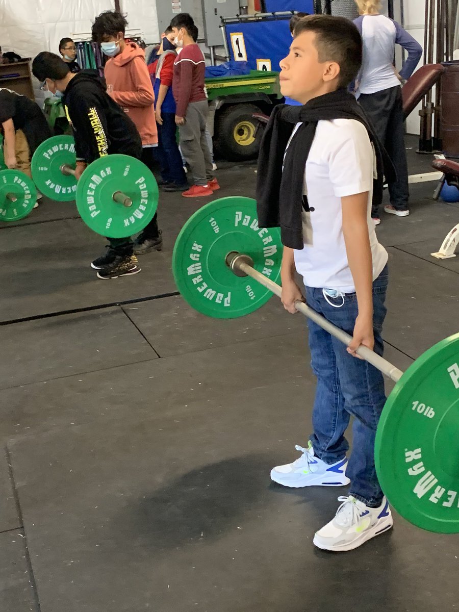 6th grade Pre-Athletics learning the deadlift today! <a href="/LockhartS_C/">Lockhart Strength and Conditioning</a>