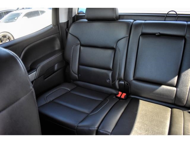 RyanONealAutos's tweet photo. This pre-owned 2018 #Chevrolet #Silverado 1500 is dying for you to drive it off the lot🤩! This truck is strong💪🏼, dependable😎and will take you anywhere in style✨!
Check it out today➡️: https://t.co/X7wpdALQcA
#ryanoneil https://t.co/MWLdtf6C2Z