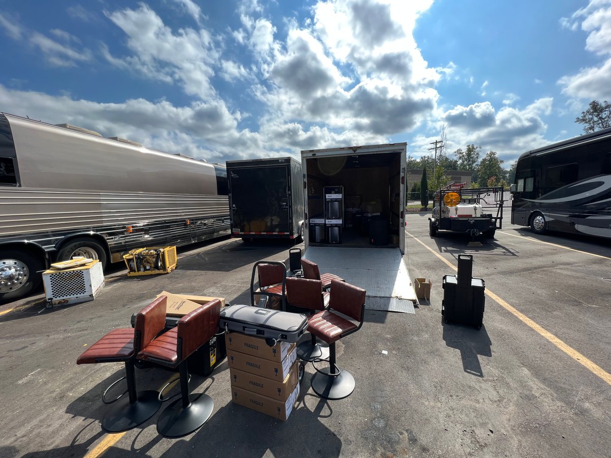 VeritasFive's tweet photo. It's beginning to look a lot like a tour!  #veritasfive #atimetogether #newmusic #veritasontour https://t.co/bgFrNoVIhe