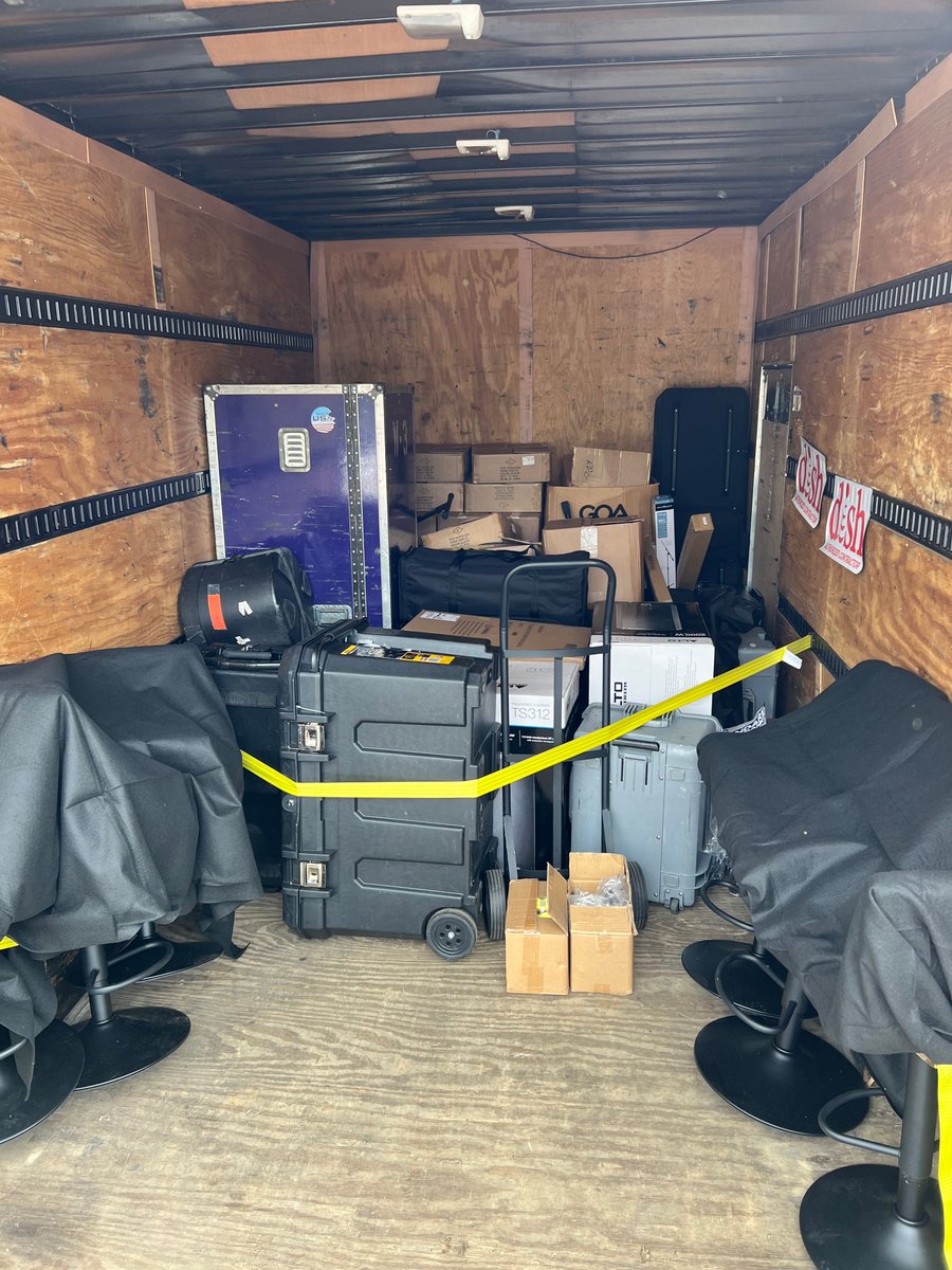 VeritasFive's tweet photo. It's beginning to look a lot like a tour!  #veritasfive #atimetogether #newmusic #veritasontour https://t.co/bgFrNoVIhe