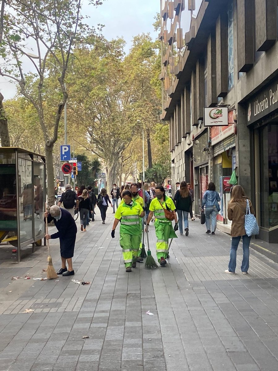 Desconec qui és l'autor/a d'aquesta foto, però és brutal. <a href="/bcn_ajuntament/">Ajuntament de Barcelona</a> necessita urgentment un canvi de govern. Si Ildefons Cerdà aixequés el cap...🤔🤔