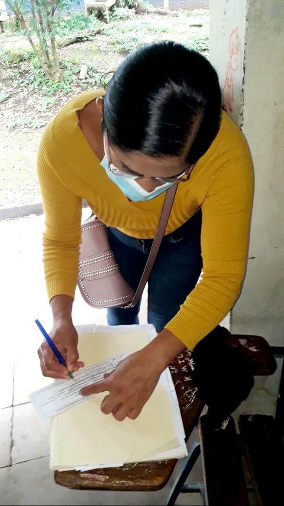 #TodosJuntosVamosAMatricularnos
Iniciamos proceso de Matrícula en el Instituto Juan XXIII.
En San Marcos//Carazo.
Madres y padres de familia firmando esquelas de continuidad Educativa 2022. <a href="/minednicaragua/">Ministerio de Educación Nicaragua</a>
Para garantizar la Educación de sus hijos e hijas. <a href="/salvadorVang/">Salvador Vanegas G</a>