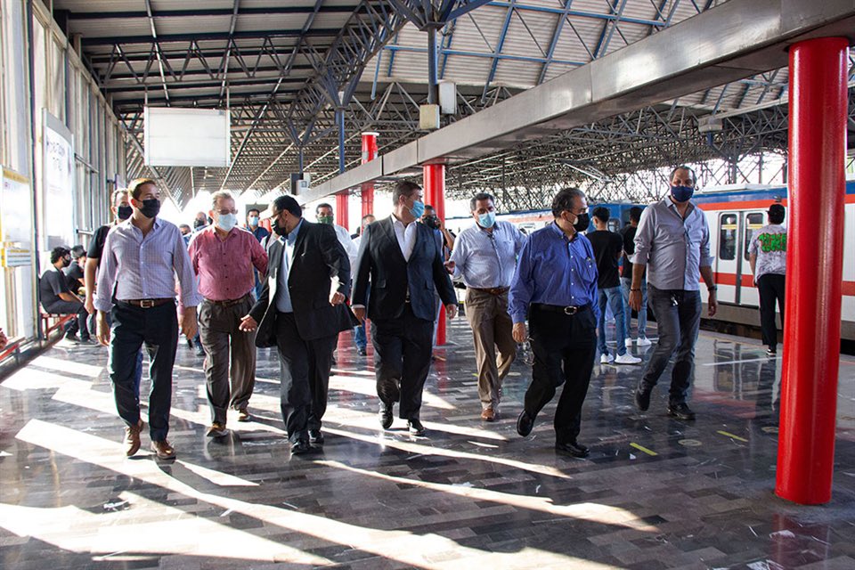 Tenemos el compromiso de mejorar las condiciones del servicio de los medios de transporte que miles de trabajadores usan diariamente.

🔸#Trabajo por #UnNuevoNuevoLeón !!!