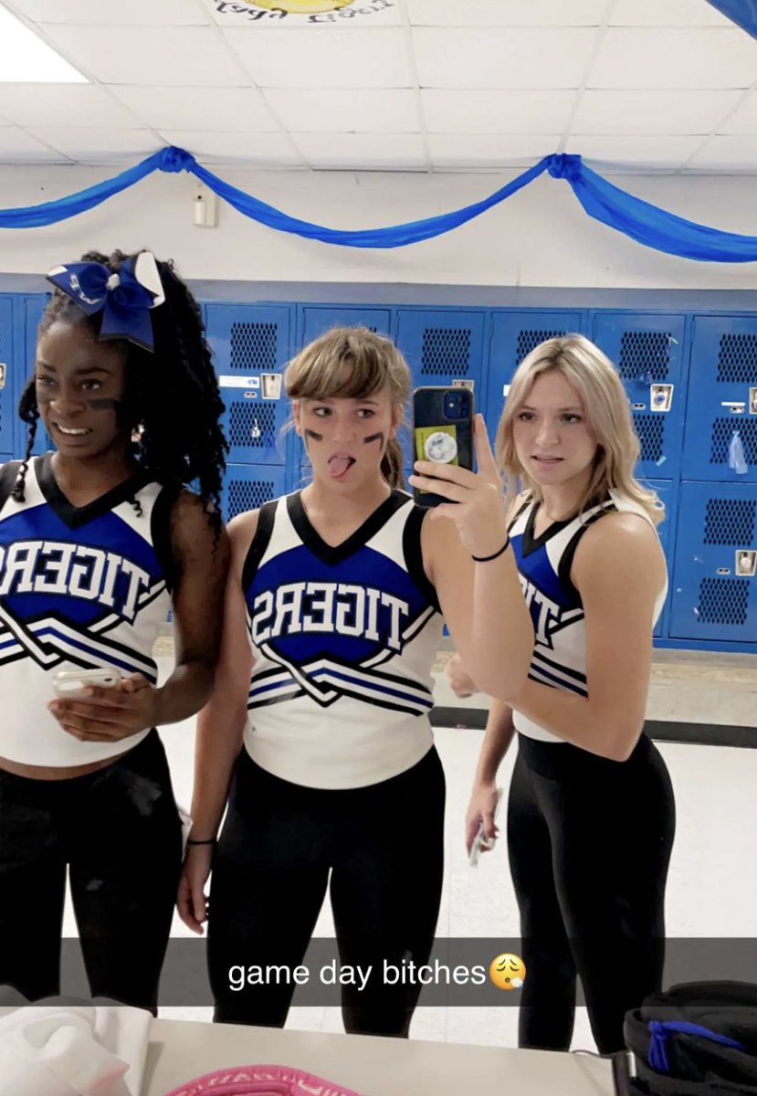 They call us clowns… but we know who the real clowns of the district are💀 and their cheerleaders are just dimes🥵 <a href="/WillsPointISD/">WPISD</a> <a href="/WillsPointHS/">WILLS POINT High</a>