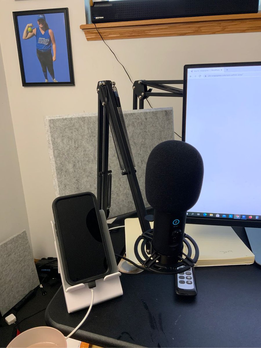 GoingLiveNow's tweet photo. Moved the microphone into yet another spot. I think I like this one the best yet but we will see. I also put a sound panel right behind it and that does seem to make a difference. You can find all these products here https://t.co/1LyBPo7eFA https://t.co/fI8avWTGTb