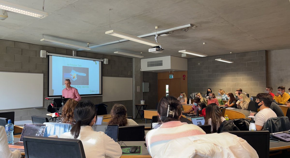 obrienmichaelp's tweet photo. Great to have Mr. Peter Reilly (KBS librarian) back in the classroom once again to deliver his annual presentation to the MA in Business Management cohort on confirmation paper writing @BusinessAtUL @UL_Research https://t.co/AgRGms13vw