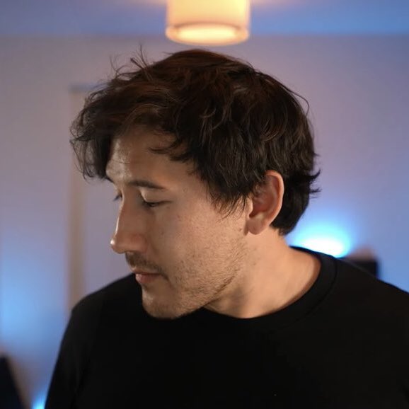 TMW345's tweet photo. There’s something really gentle about this angle of his side profile https://t.co/IQP3tcUNo1