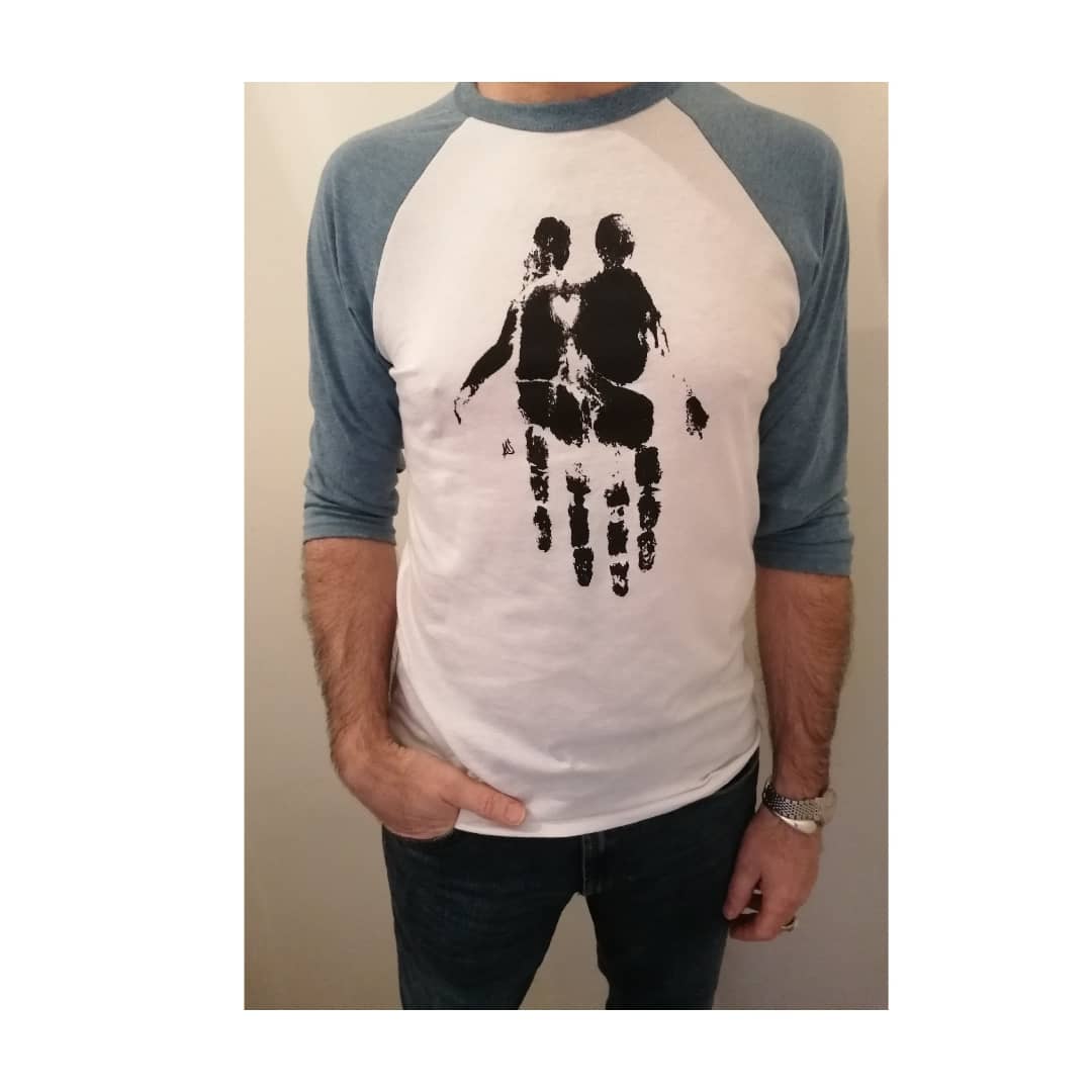 club_remedy's tweet photo. We β€οΈ this beautfiul design by artist @MohammedSalah00 on our #Truehandtrueheart t-shirts and American style shirts.
Thanks to all of you have bought from our website. Your support means a lot! ππ
Check out all of our merch on https://t.co/pHLNnpzb7V
#bandmerchandise https://t.co/MMaT4EEpi9
