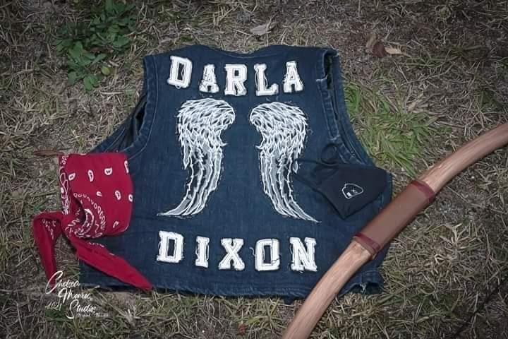 SarahSerenity17's tweet photo. Born ready. 

Are you ready for Darla Dixon to arrive? 

She's still looking for her missing husband Daryl, while protecting survivors with her group, the Angels of Death. 
#fandemic #cosplay #rtItBot #darladixon #darladixon4twd #WalkingDead #WalkingDeadoc #FYP #cosplayer https://t.co/YT1MEshhny