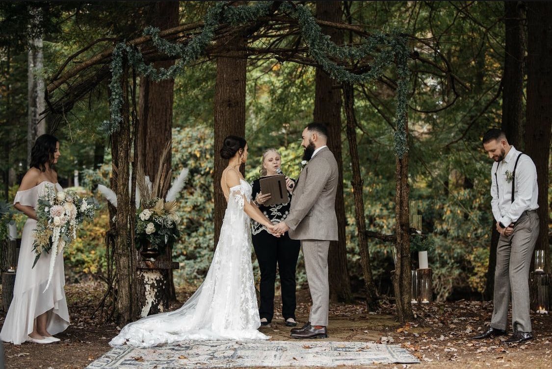 pghentco's tweet photo. 👰🏻‍♀️💍🤵🏻 https://t.co/xNSDJJFcaz