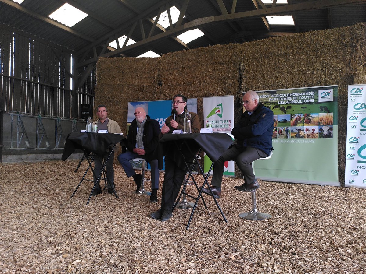 Convention de partenariat entre <a href="/Agri_Normandie/">ChambreAgriNormandie</a>  et crédits agricoles Normandie et Normandie Seine. Tant de sujets communs à partager pour une agriculture compétitive et soucieuse de son environnement...<a href="/CANSeine/">Crédit Agricole Normandie-Seine</a> @CA_Normandie