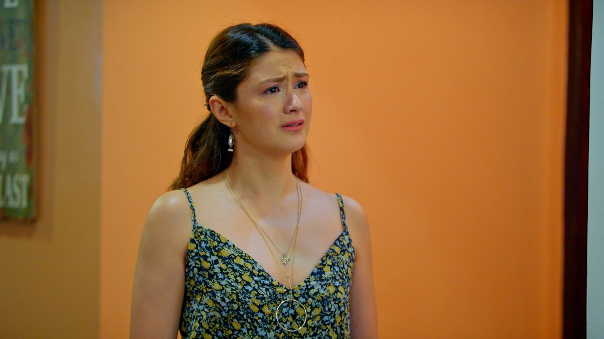 GMADrama's tweet photo. Erica and Gavin at the start of the episode versus them at the end. 😅 

#THATHGavinSnaps #ToHaveAndToHold https://t.co/FeY2ZU4tq0