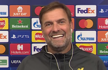 elchiringuitotv's tweet photo. 🚨 KLOPP RESPONDE A SIMEONE:

💥 "No podría respetar más lo que hace. ¿Me gusta? No mucho. Yo prefiero otro tipo de fútbol". 

🎙️ A @plazacasals https://t.co/LuetK7wigN