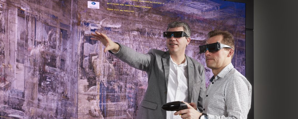 Barco's tweet photo. Virtual Reality: head mount devices or multi-projected environments? 🤔 This post compares both tools to determine the pros and cons for business applications. 💡
https://t.co/PHLXjrB2AN
#VR #virtualreality #GroupVR #BarcoTech https://t.co/5e4EuNWB4s