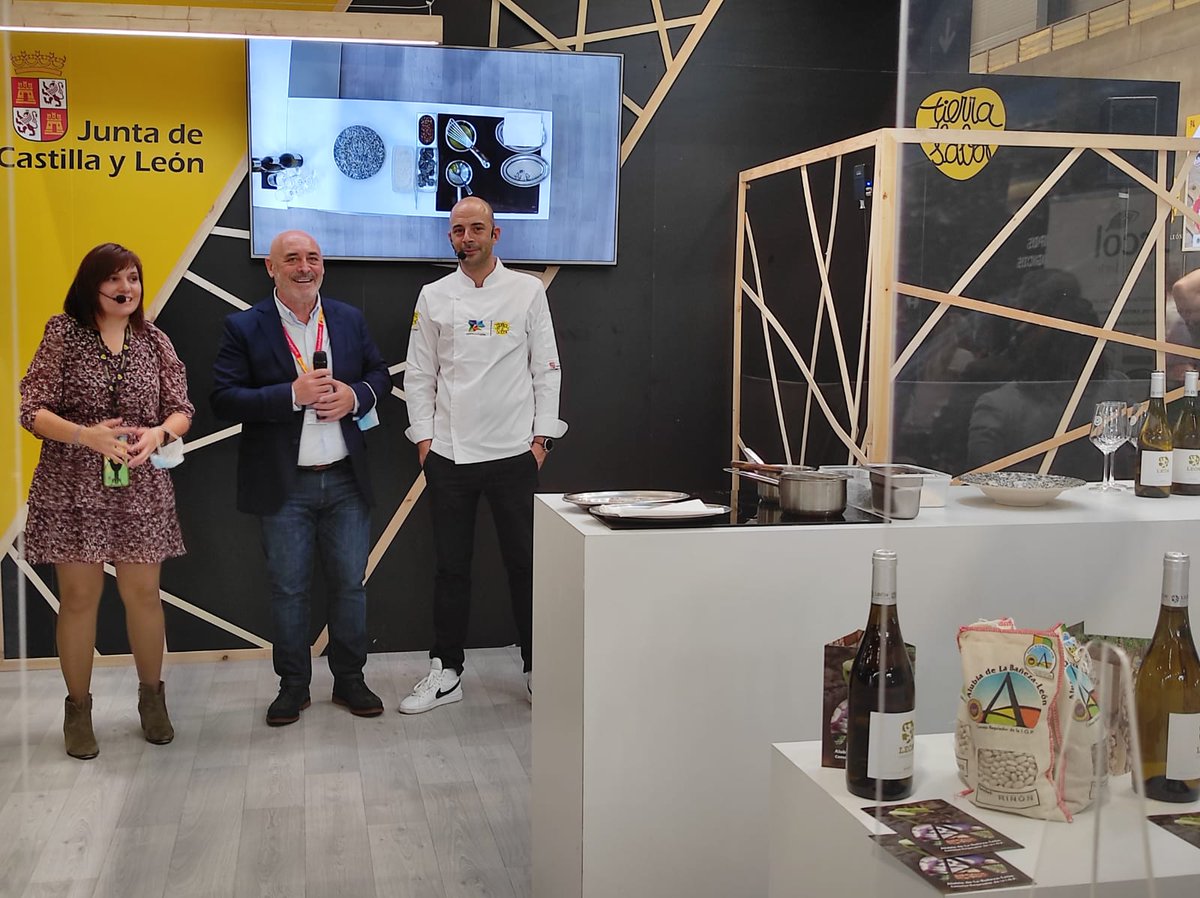 Hemos disfrutado de una interesante #MasterClass de <a href="/Restdelirios/">Restaurante Delirios</a> en el marco del @SalonGourmets junto a la <a href="/CRDOLEON/">DO LEÓN</a>.

Nos han preparado unas deliciosas #AlubiasDeLaBañezaLeón #VariedadPinta con chipirón y crujiente de falsa #morcilla.